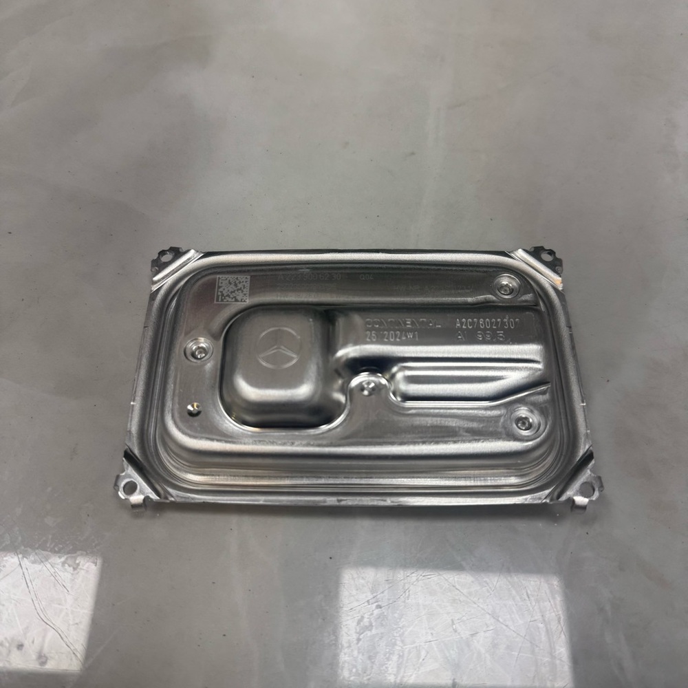 Genuine Mercedes-Benz Control Module 223-900-62-30 OEM